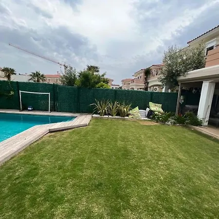 Alacati Carsida, Oezel Havuzlu 4 Odali Izmir Size Iyi Gelecek Holiday home