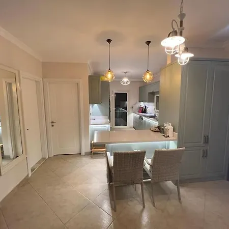 Alacati Carsida, Oezel Havuzlu 4 Odali Izmir Size Iyi Gelecek Holiday home